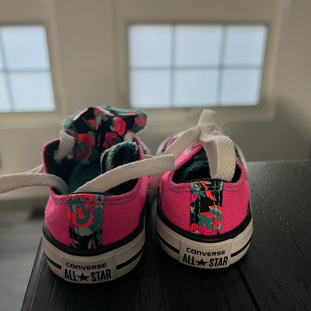 Pink converse - Picture 3 of 3